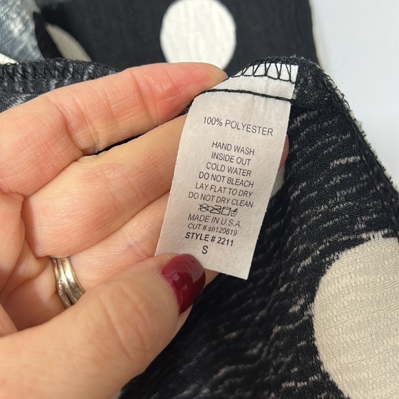 Yushi black and white abstract jacket size small - Picture 3 of 4